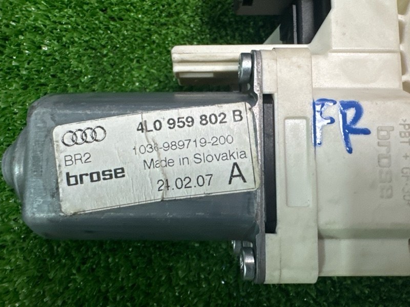 Моторчик стеклоподъёмника Audi Q7 2007 4L