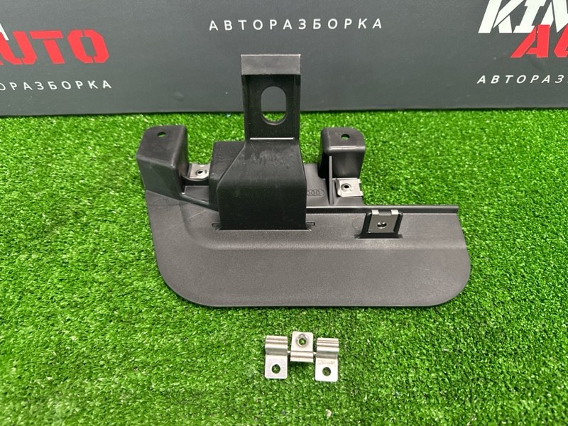 Брызговик заднего колеса Audi Q7 2007 4L