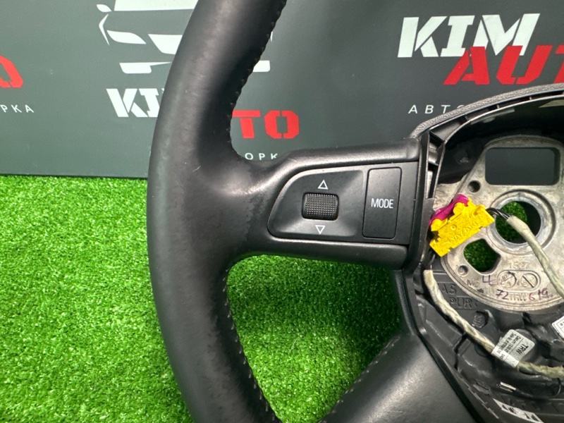 Рулевое колесо с кнопками Audi Q7 2007 4L