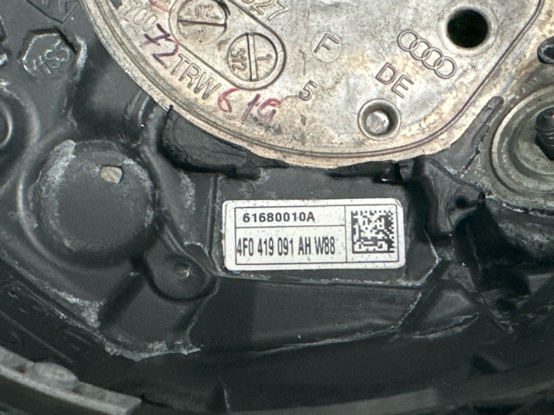Рулевое колесо с кнопками Audi Q7 2007 4L