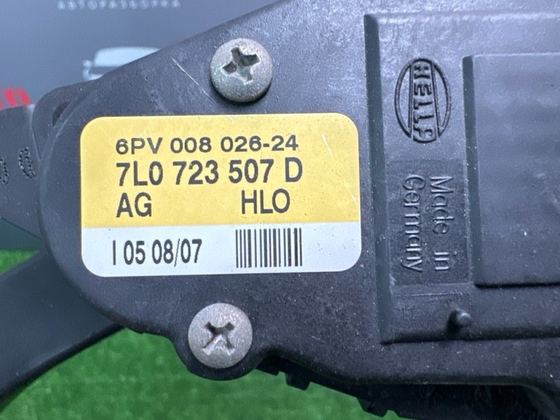 Педаль газа Audi Q7 2007 4L