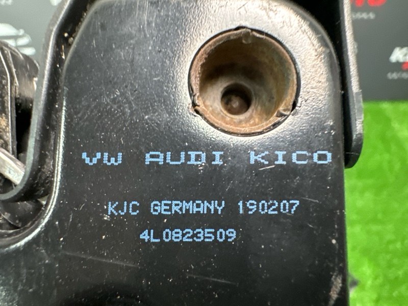 Замок капота Audi Q7 2007 4L
