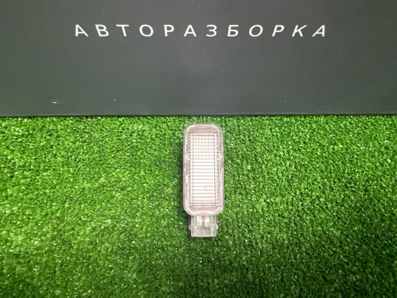 Плафон подсветки багажника Audi Q7 2007 4L