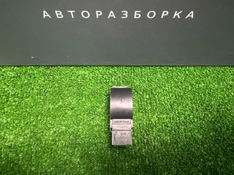 Плафон подсветки багажника Audi Q7 2007 4L