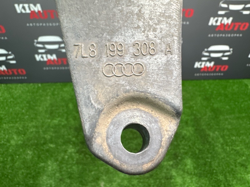 Кронштейн подушки двигателя Audi Q7 2007 4L