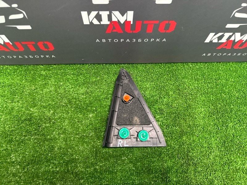 Накладка двери треугольник Kia Cerato 4 2019 BD