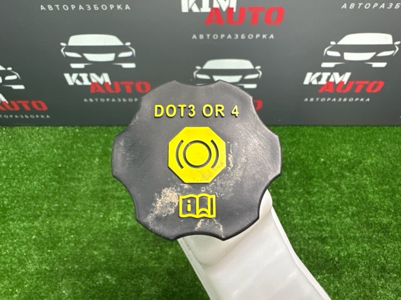 Главный тормозной цилиндр с бочком Kia Cerato 4 2019 BD