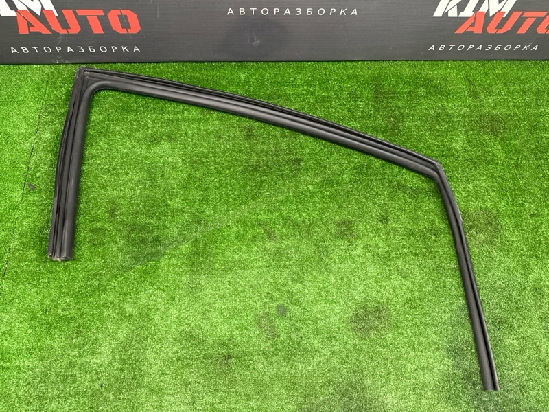 Уплотнитель стекла направляющий Kia Cerato 4 2019 BD