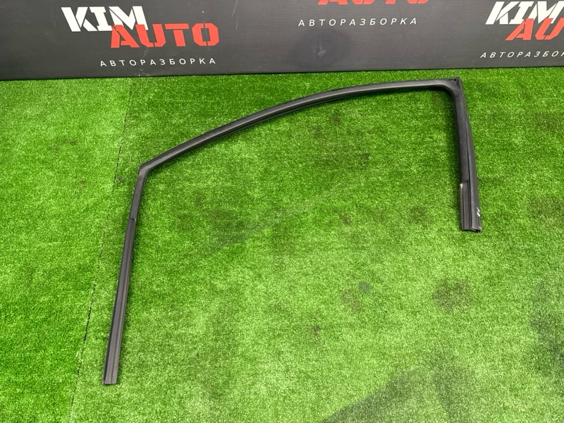 Уплотнитель стекла направляющий Kia Cerato 4 2019 BD