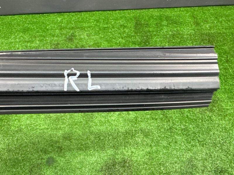 Уплотнитель стекла направляющий Kia Cerato 4 2019 BD