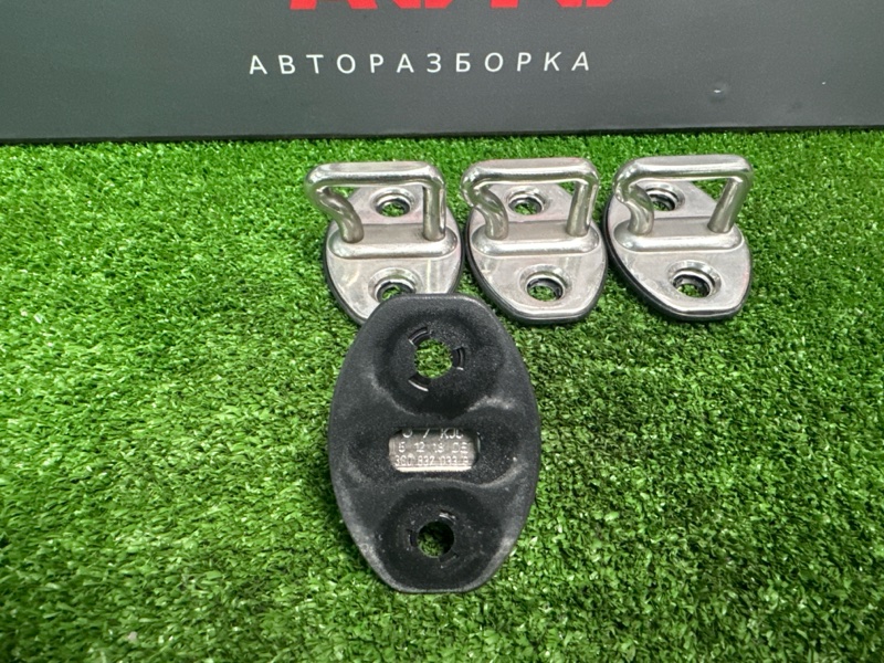 Ответная часть замка двери Skoda Octavia 2018 A7