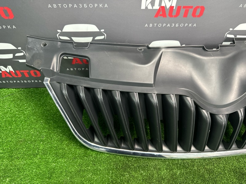 Решетка радиатора Skoda Fabia 2 2011