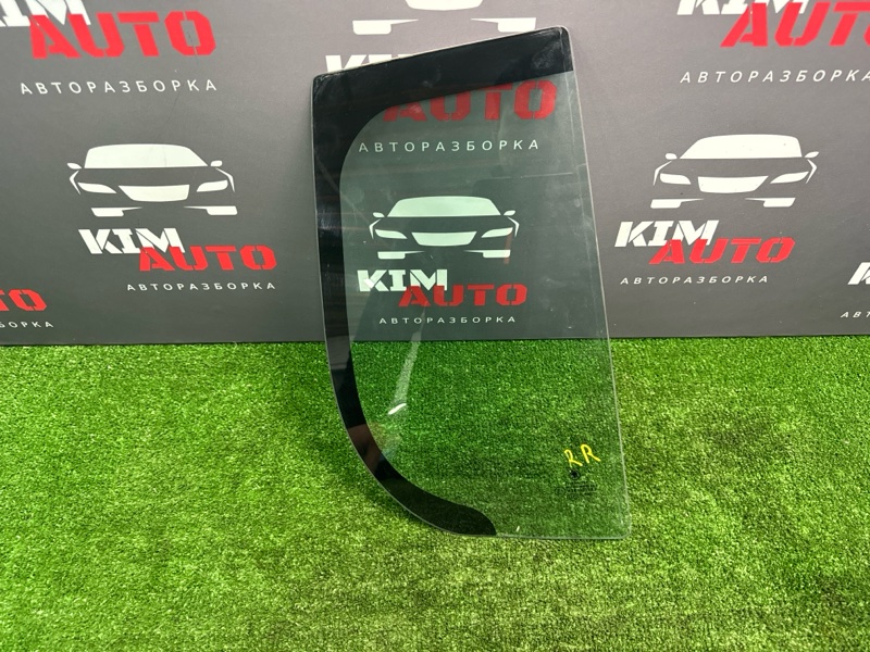 Стекло двери глухое Skoda Fabia 2 2011