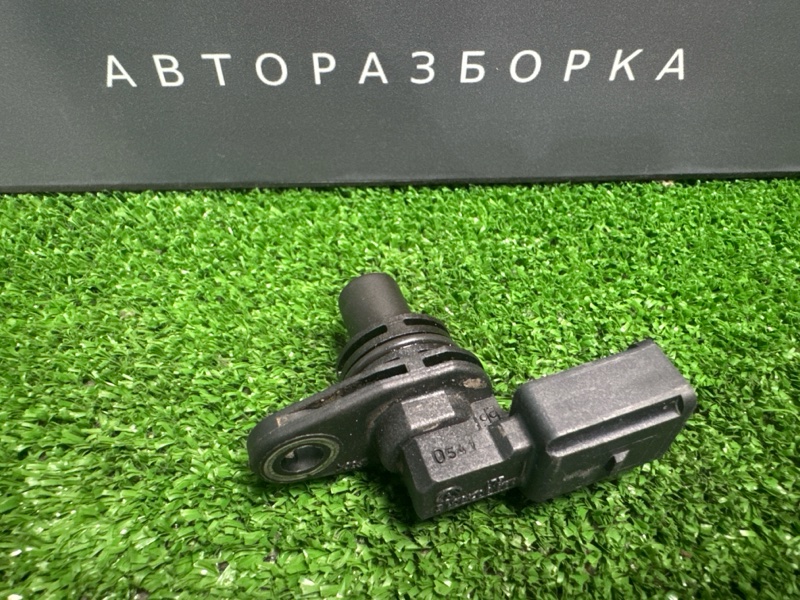 Датчик положения распредвала Skoda Fabia 2 2011