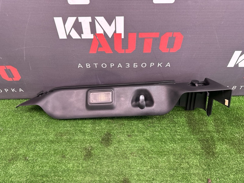 Направляющая шторки багажника Hyundai i30 2012 SW