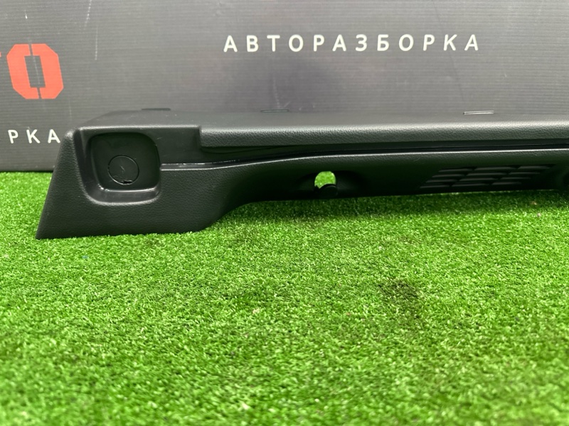 Направляющая шторки багажника Hyundai i30 2012 SW
