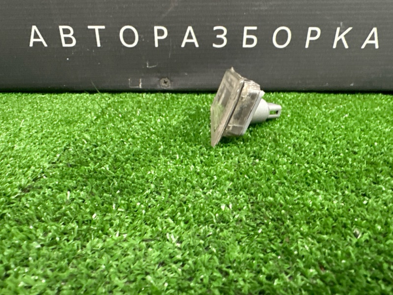 Плафон подсветки номера Hyundai i30 2012 SW