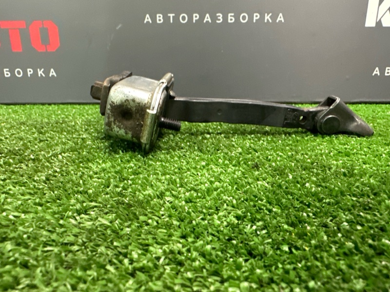 Ограничитель двери Hyundai i30 2012 SW