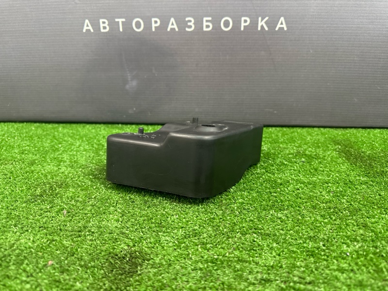 Демпфер двери Hyundai i30 2012 SW