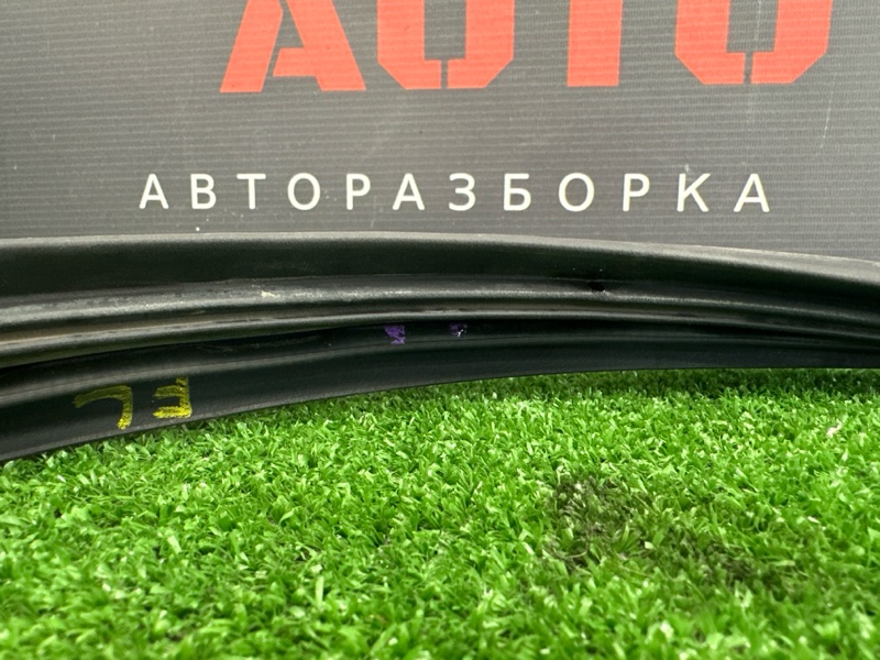 Уплотнитель проема двери Renault Logan 2014