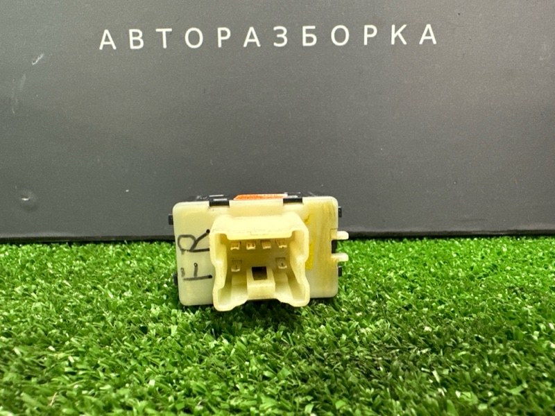 Кнопка стеклоподъемника Renault Logan 2014