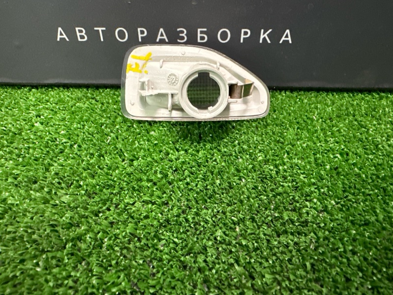 Повторитель поворота в крыло Renault Logan 2014