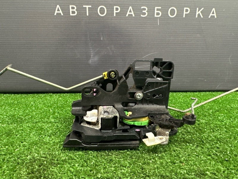 Замок двери Renault Logan 2014