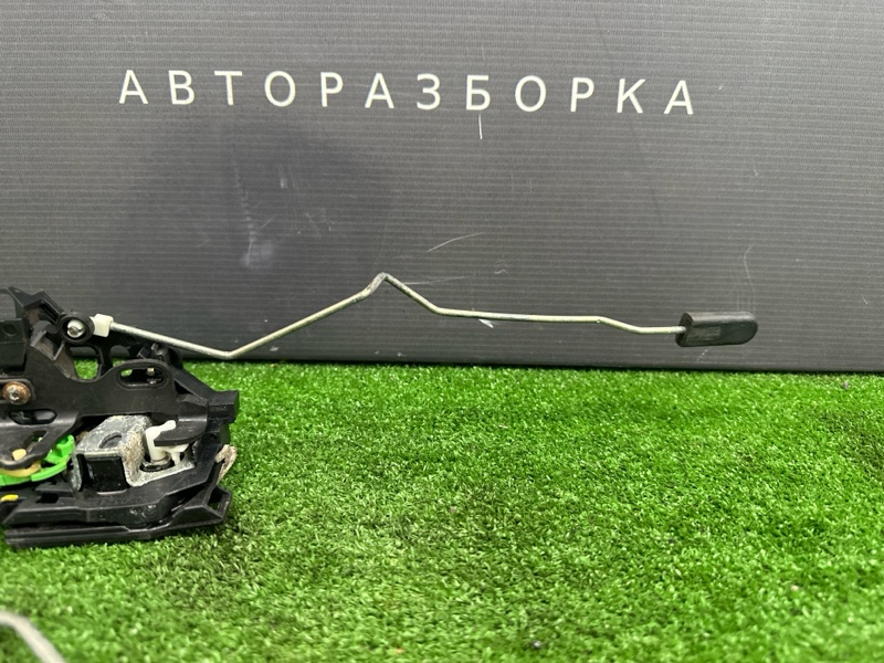 Замок двери Renault Logan 2014