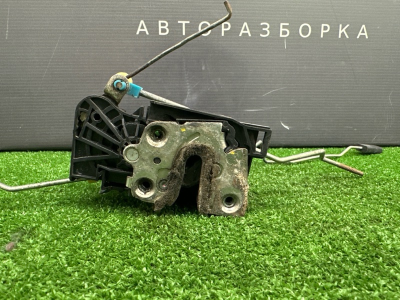 Замок двери Renault Logan 2014