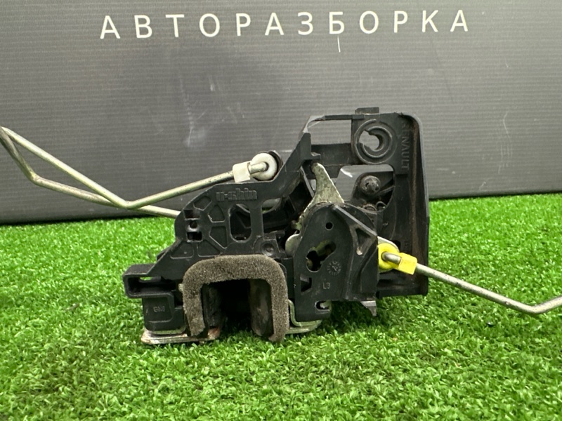 Замок двери Renault Logan 2014