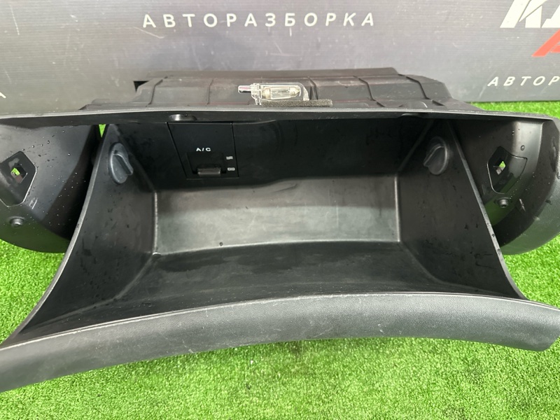 Бардачок Kia Ceed 1 HB 2011 ED