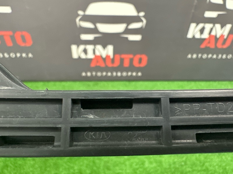 Направляющая стекла двери Kia Ceed 1 HB 2011 ED