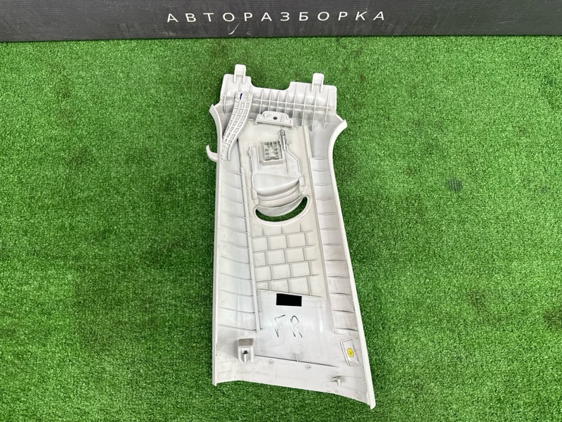 Накладка центральной стойки верхняя Skoda Rapid 2016