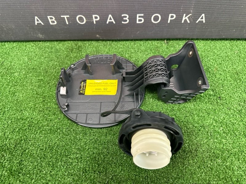 Лючок бензобака с крышкой Hyundai Solaris 1 2011 HB