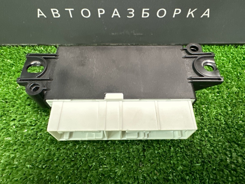 Блок управления парктроником Skoda Rapid 2016