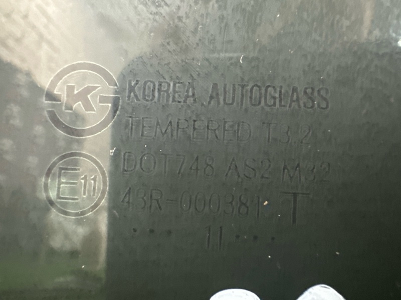 Стекло двери Hyundai Solaris 1 2011 HB