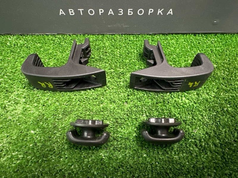 Крючок багажника Skoda Rapid 2016
