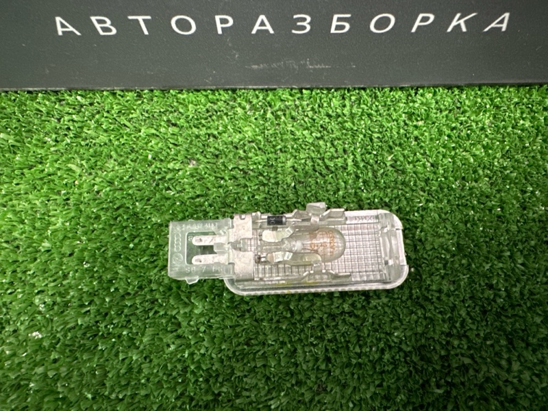Плафон подсветки салона Skoda Rapid 2016