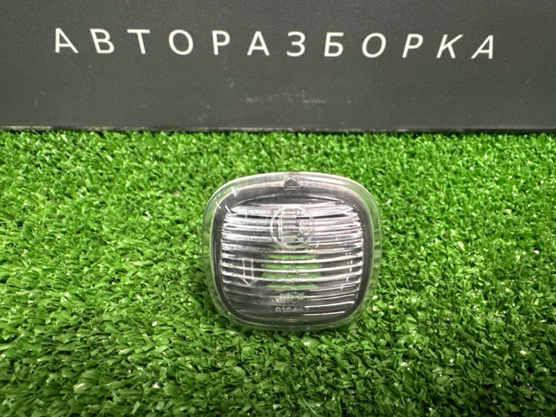 Повторитель поворота в крыло Skoda Rapid 2016