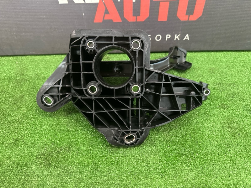 Педаль тормоза Skoda Rapid 2016