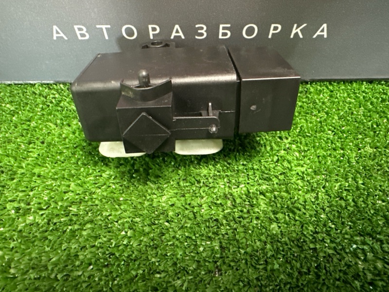 Блок управления подогревом сидений Skoda Rapid 2016