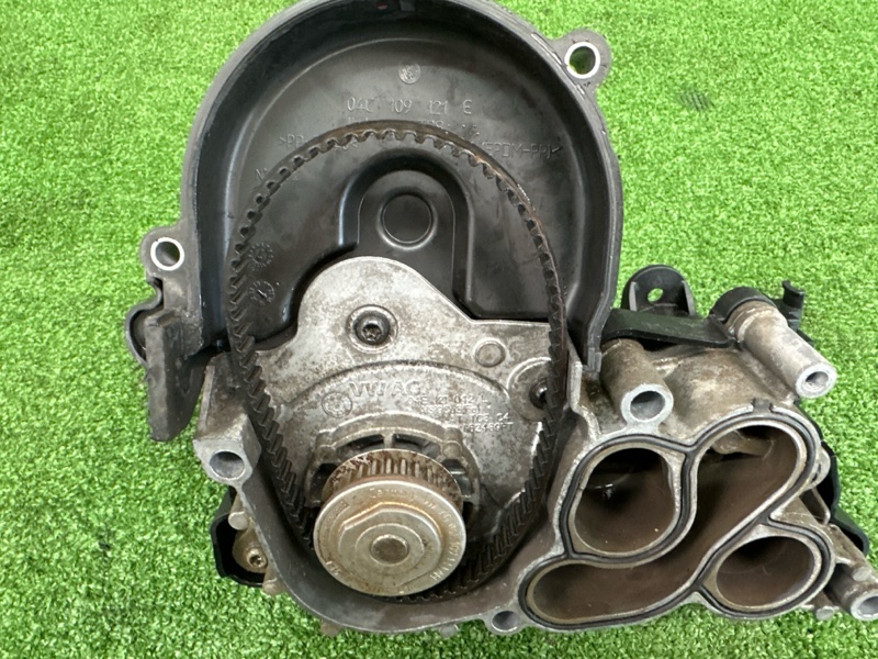 Насос водяной (помпа) Skoda Rapid 2016
