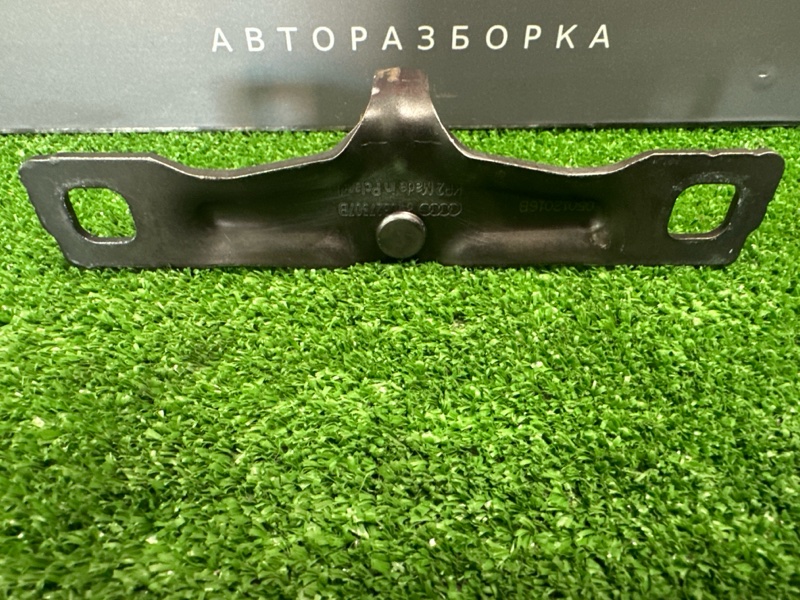 Ответная часть замка багажника Skoda Rapid 2016