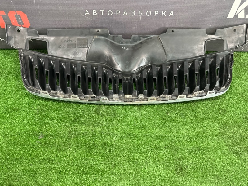 Решетка радиатора Skoda Fabia 2 2011 HB
