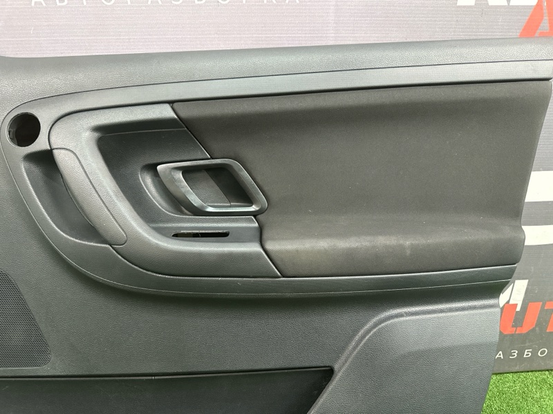 Обшивка двери Skoda Fabia 2 2011 HB