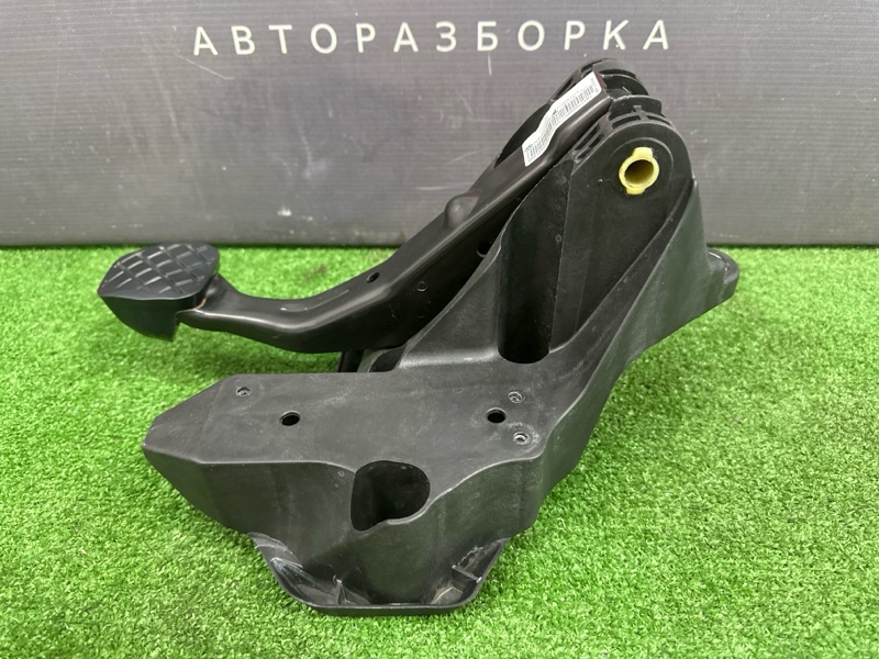 Педаль тормоза Skoda Fabia 2 2011 HB