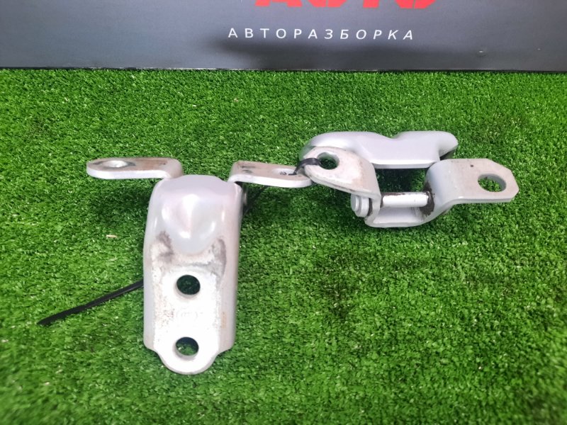 Петли двери Kia Ceed 1 HB 2011 ED
