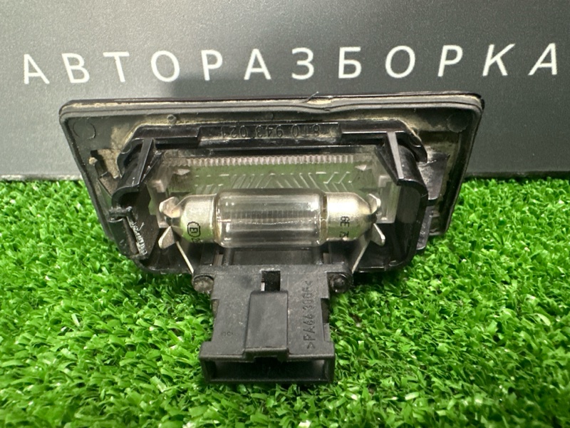 Плафон подсветки номера Skoda Fabia 2 2011 HB