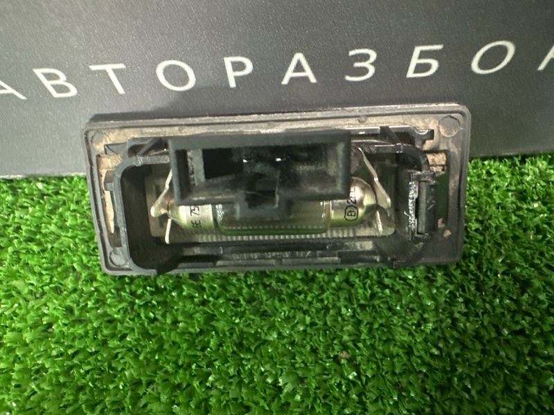 Плафон подсветки номера Skoda Fabia 2 2011 HB