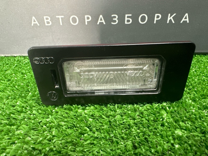 Плафон подсветки номера Skoda Fabia 2 2011 HB